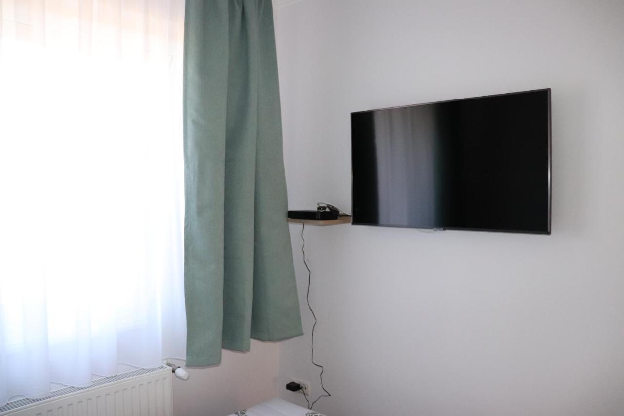 Liget Apartmanhaz Kehidakustány Eksteriør billede