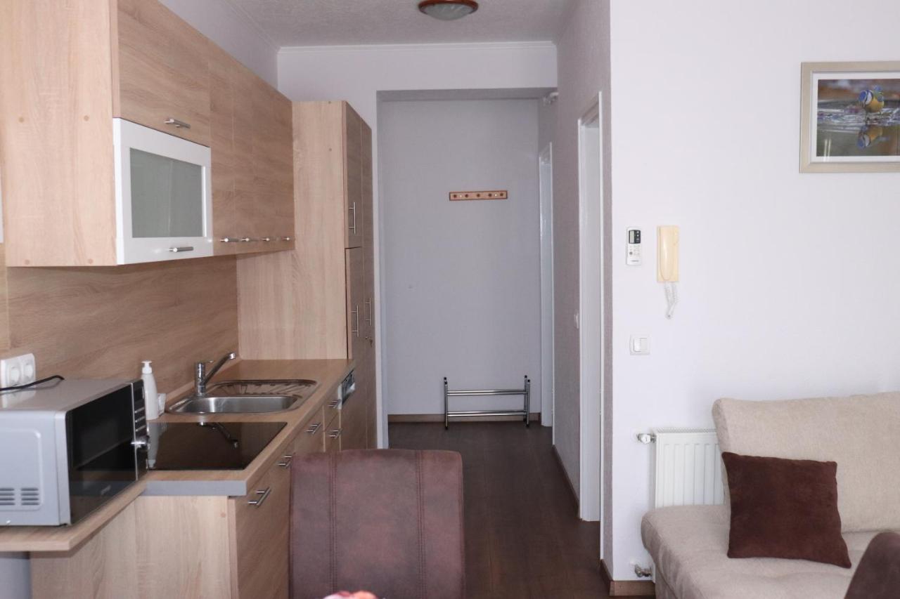Liget Apartmanhaz Kehidakustány Eksteriør billede